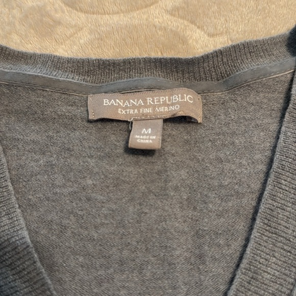 BANANA REPUBLIC SWEATER BUNDLE - Picture 16 of 17